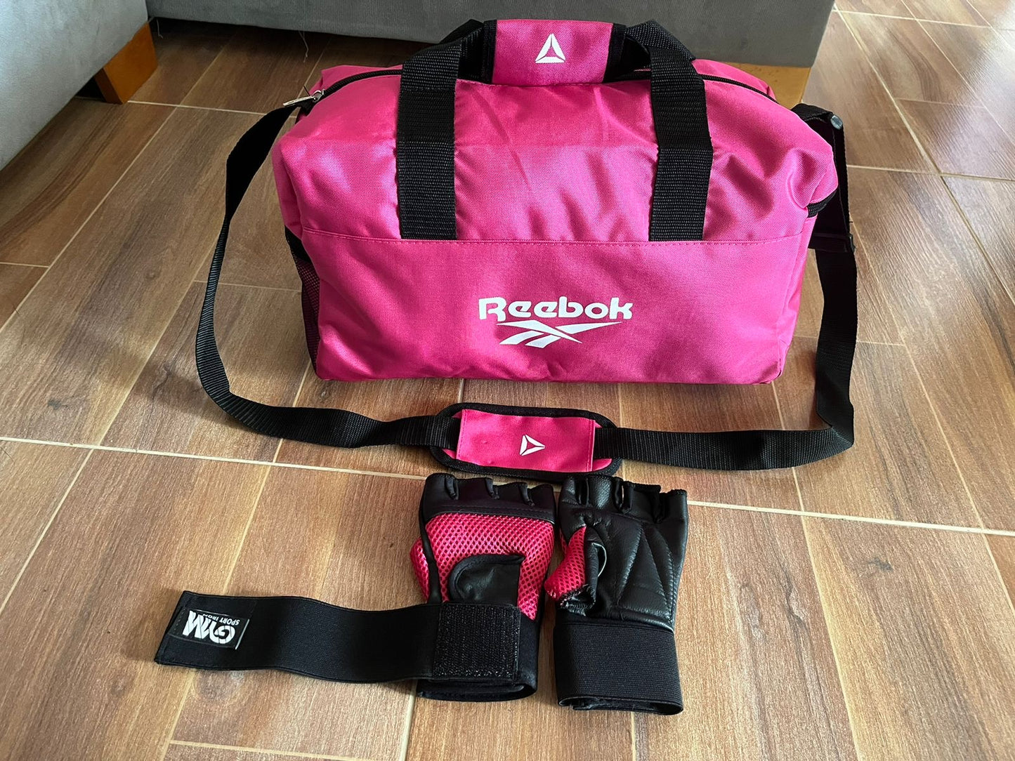 Bolso deportivo + guantes en cuero